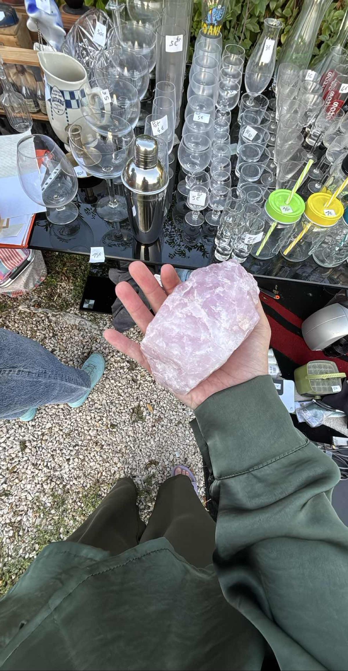 Spécimen brut de quartz rose de 500g 3