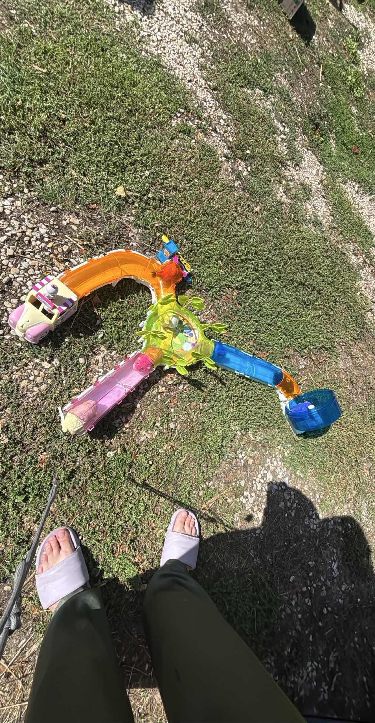 Circuit ZuhZuh Pets avec 8 petits animaux et pièces de rechange
