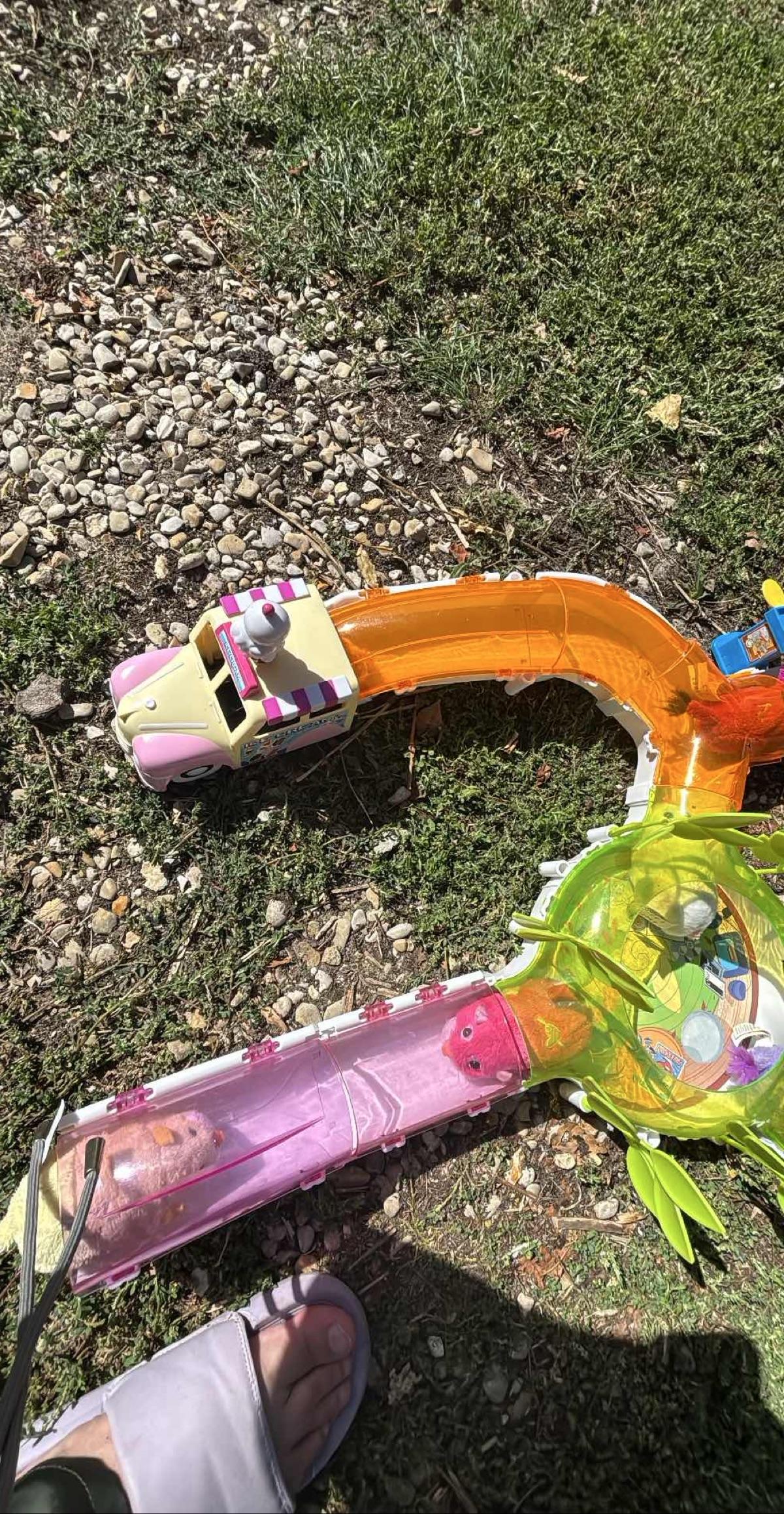 Circuit ZuhZuh Pets avec 8 petits animaux et pièces de rechange 5