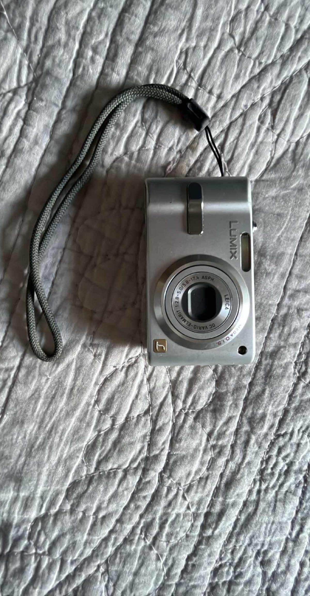 Appareil photo numérique compact Panasonic Lumix DMC-FX10