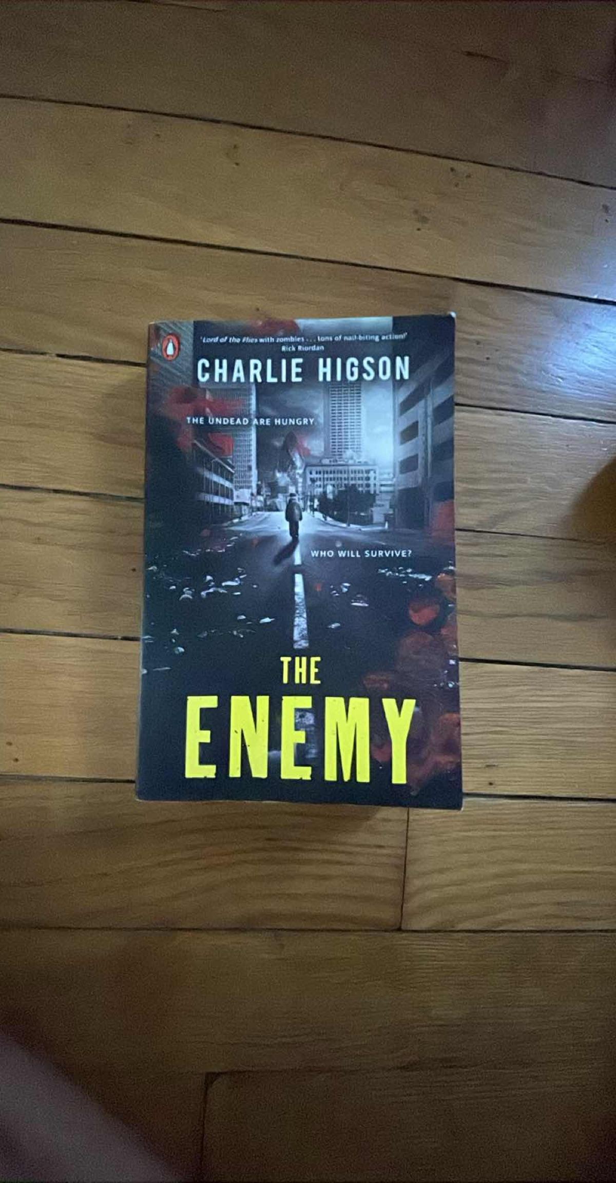 Roman 'The Enemy' de Charlie Higson