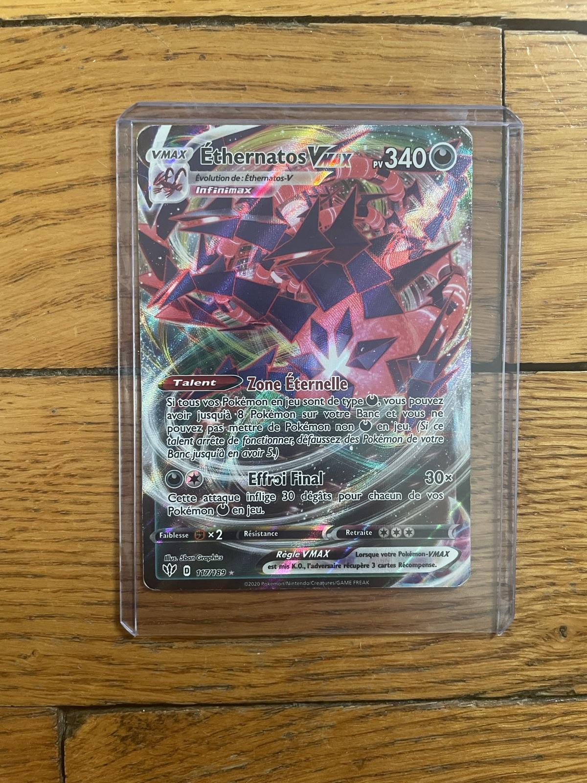 Carte Pokémon Éthernatos VMAX 340 PV (Épée et Bouclier – Ténèbres Embrasées)