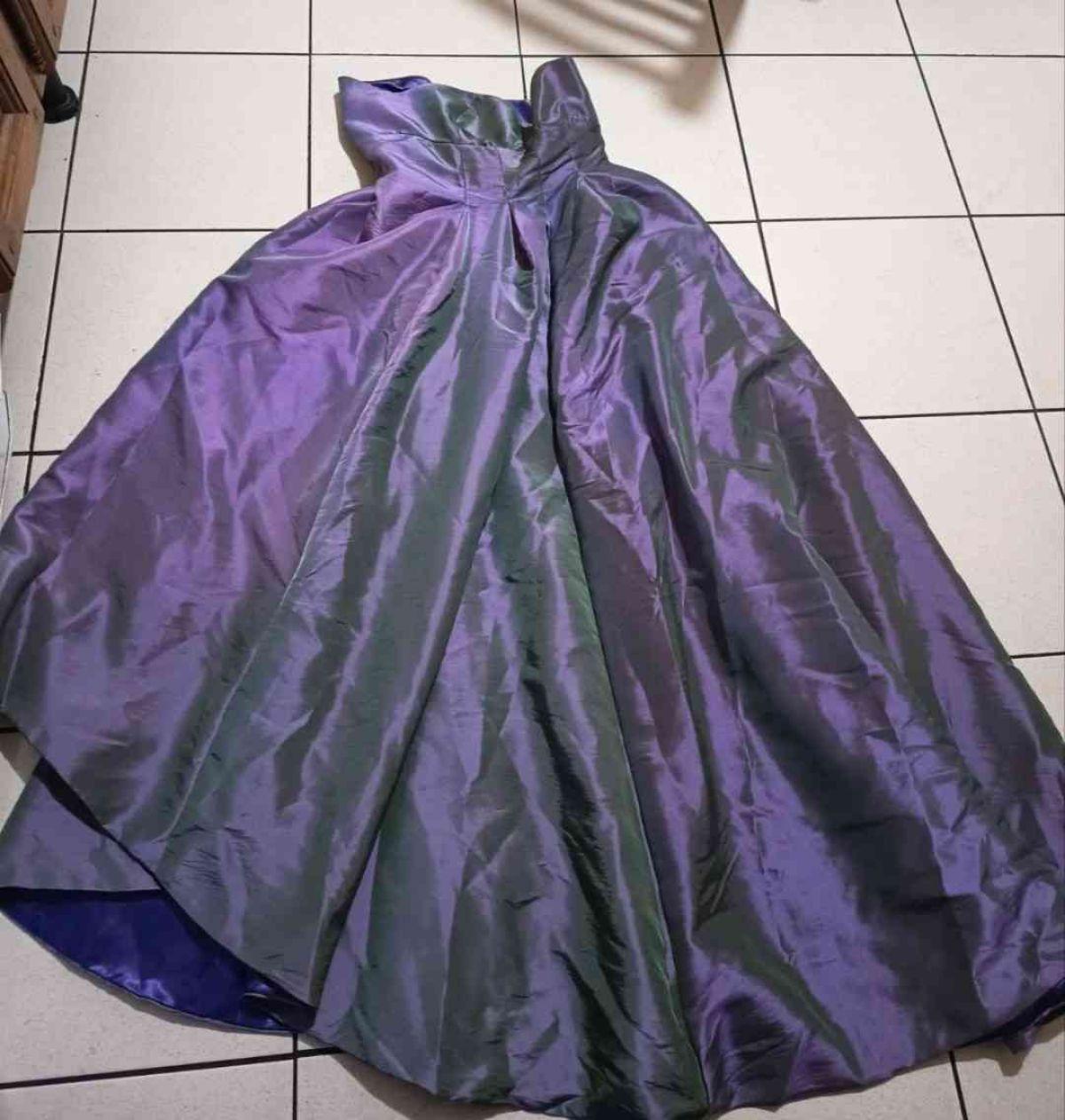 Robe de soirée bustier irisée