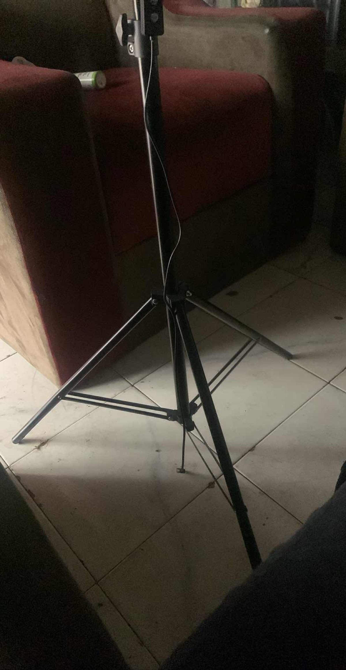 Ring Light LED avec trépied et support téléphone 2