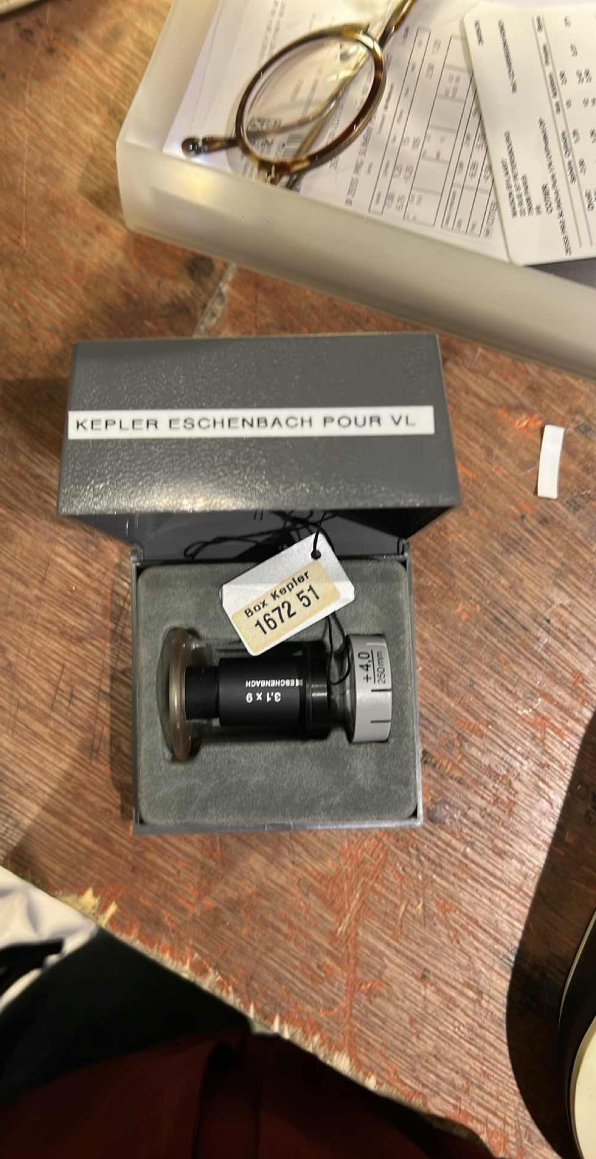 Loupe télescopique Eschenbach Kepler pour basse vision