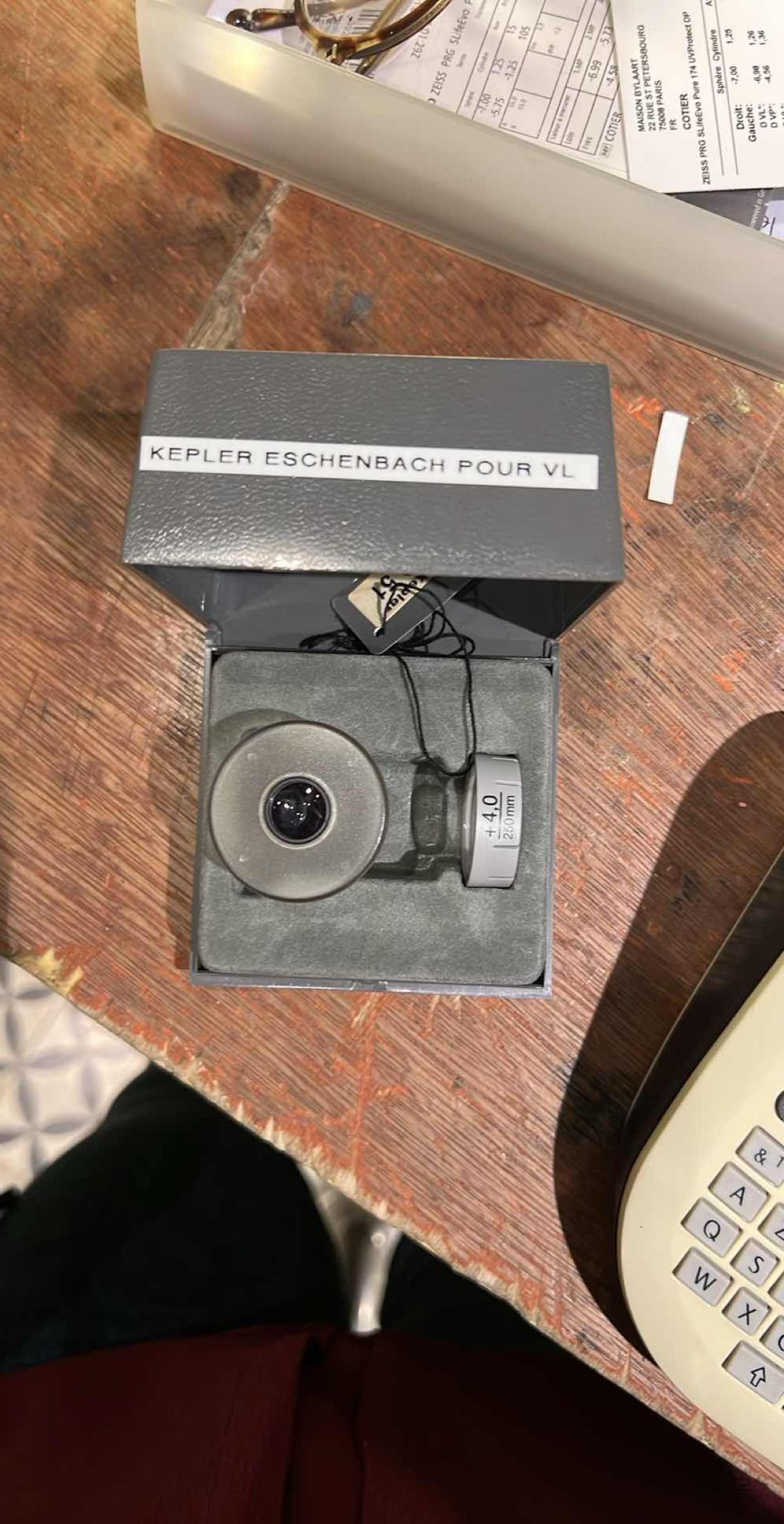 Loupe télescopique Eschenbach Kepler pour basse vision 3